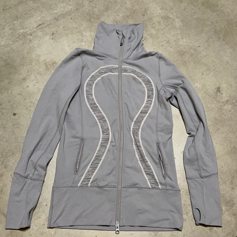 Lululemon woman’s sweater